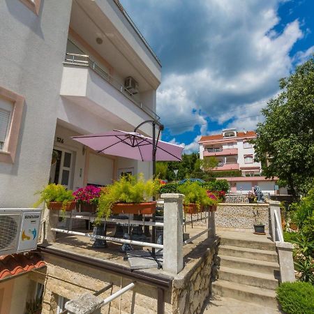 Apartments Vanessa Dramalj Bagian luar foto