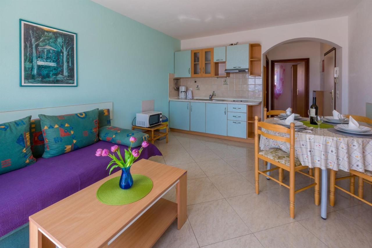 Apartments Vanessa Dramalj Bagian luar foto