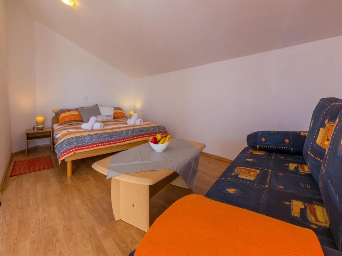 Apartments Vanessa Dramalj Bagian luar foto