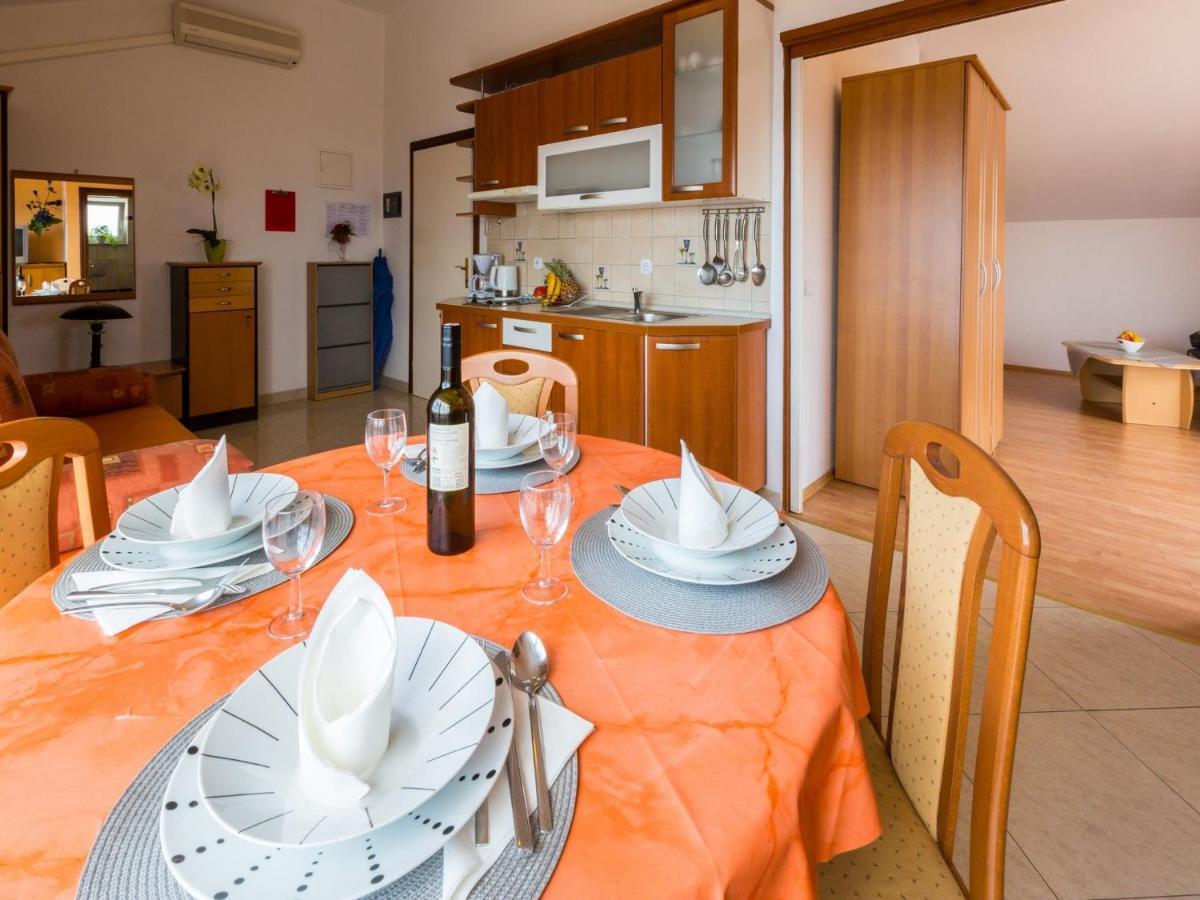 Apartments Vanessa Dramalj Bagian luar foto