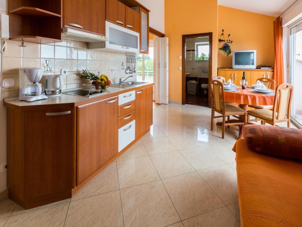 Apartments Vanessa Dramalj Bagian luar foto